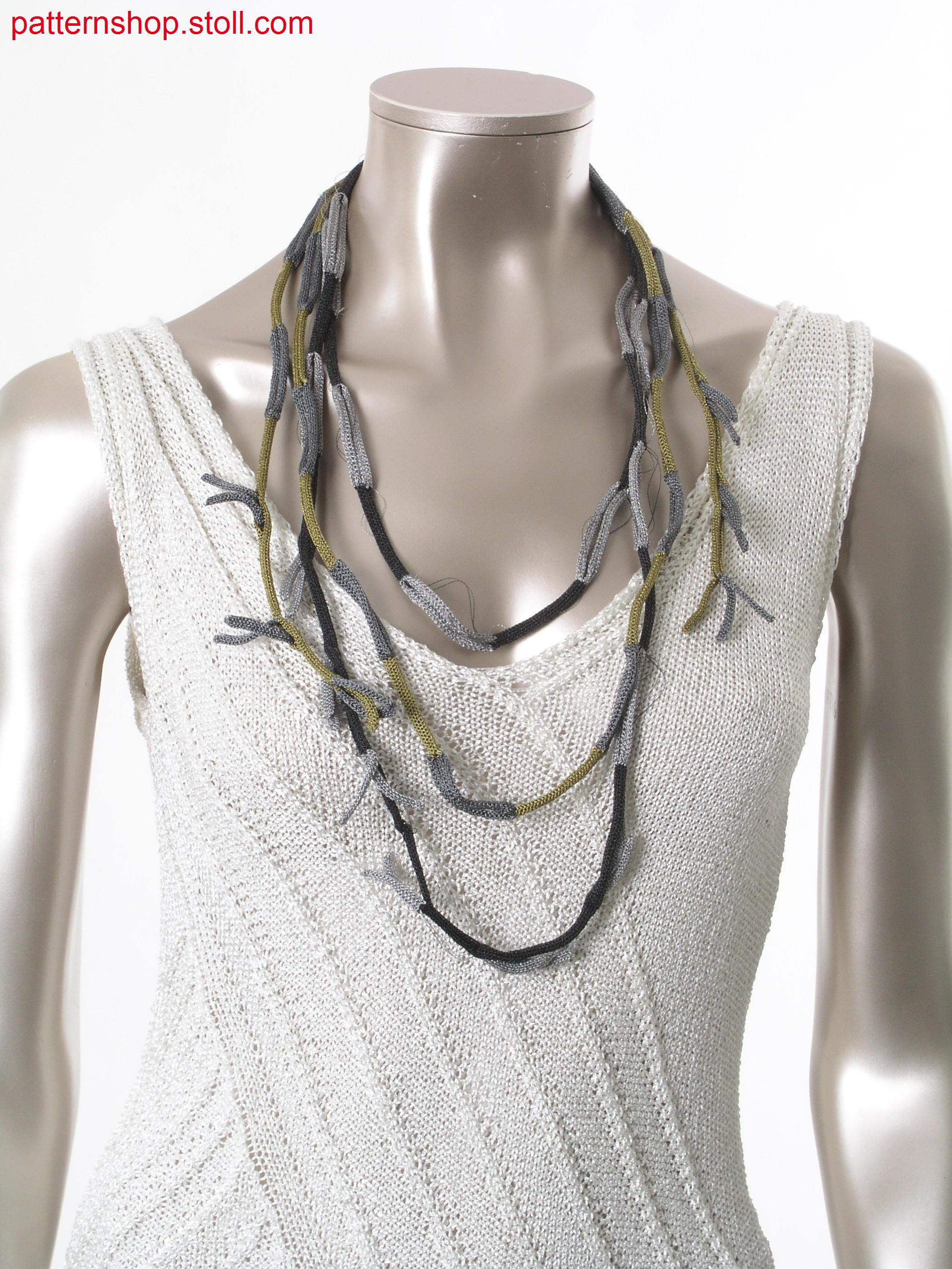 Two necklaces in interlock fabric / Zwei Halsketten in Interlockgestrick