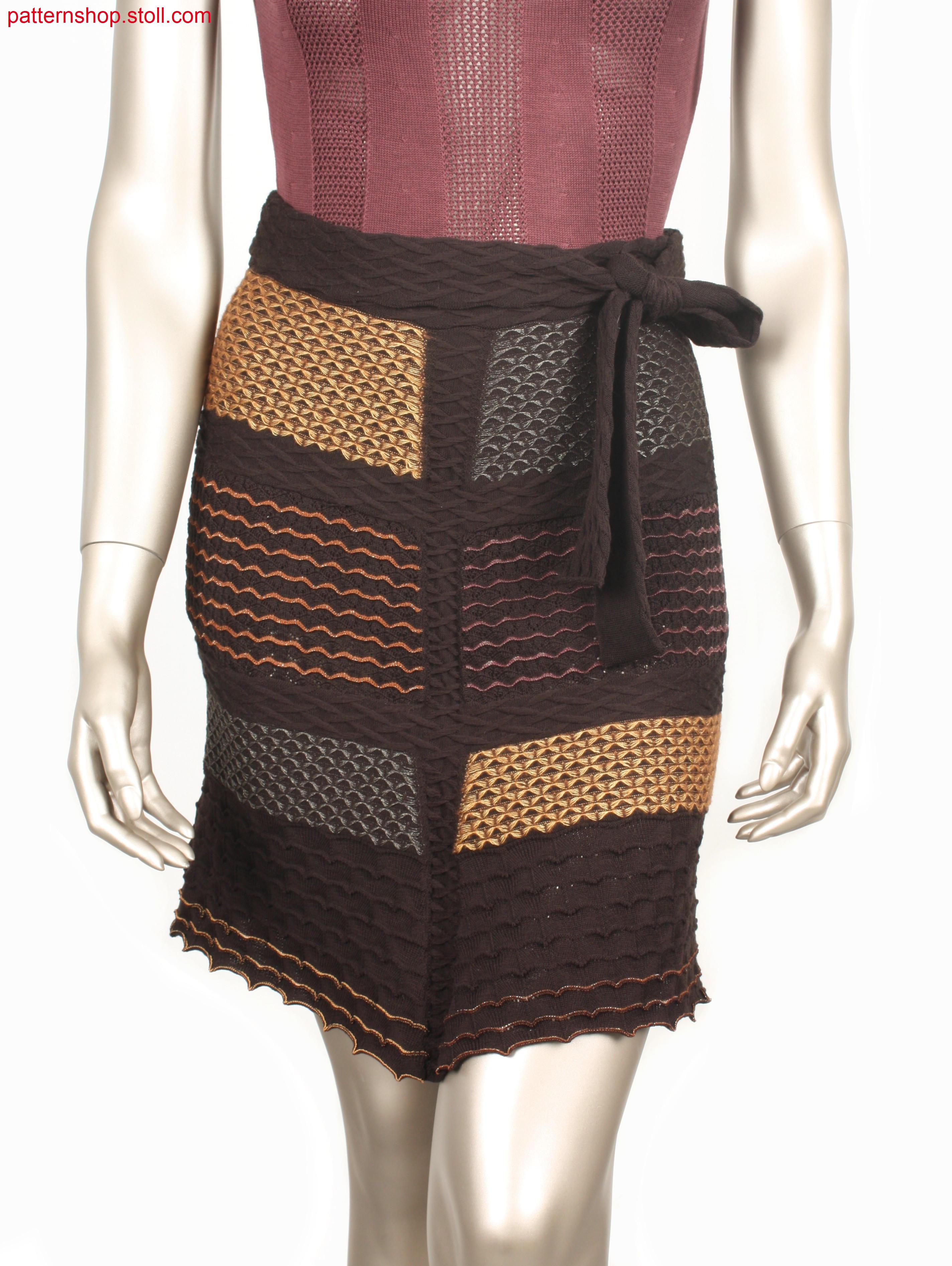 Sharp-ending Fully Fashion mini skirt / Spitz zulaufender Fully Fashion Minirock