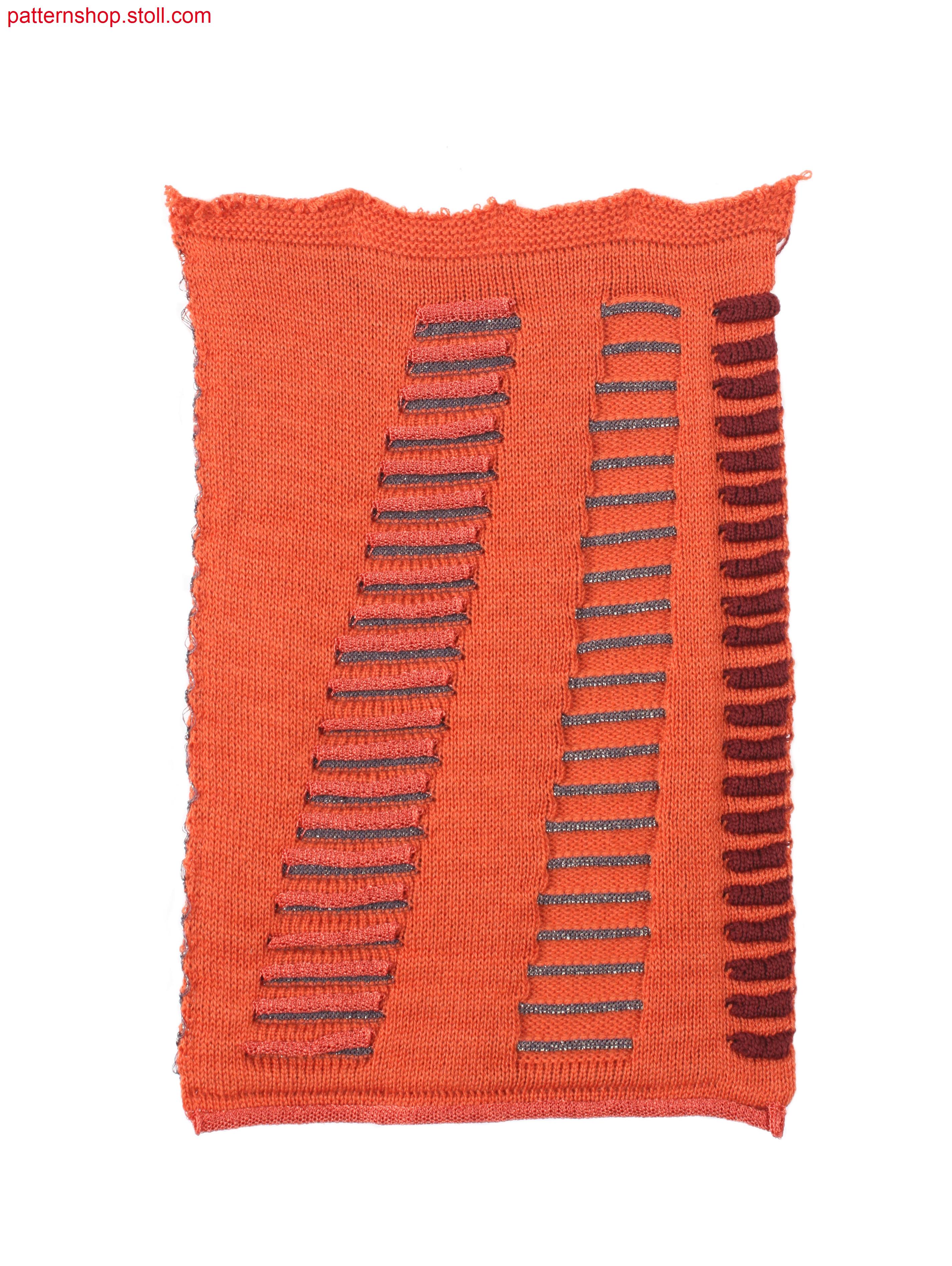 Swatch with radial open intarsia wave applications / Musterausschnitt mit offenen Intarsia-Wellen-Applikationen