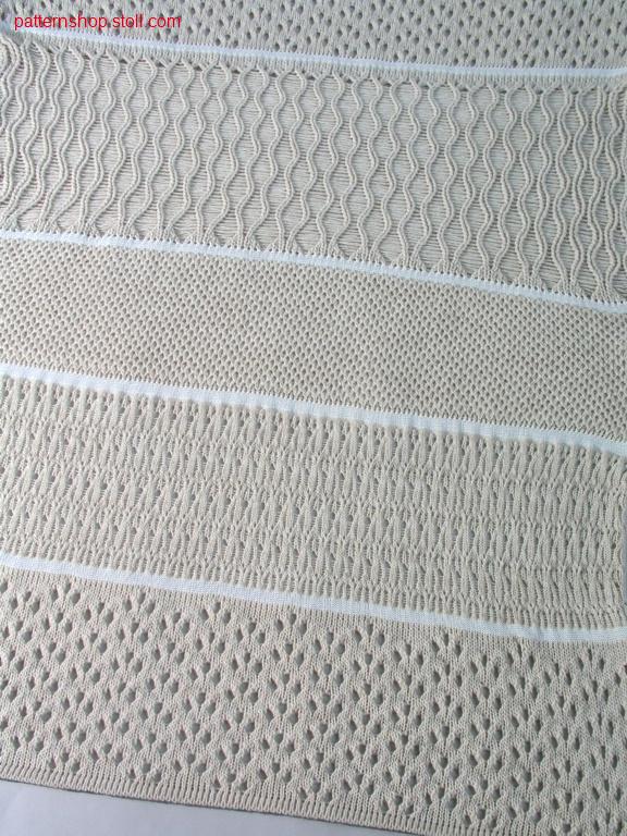 Jersey pattern with pointelle-tuck stitch structures / Rechts-Links Muster mit Petinet-, Fangstrukturen