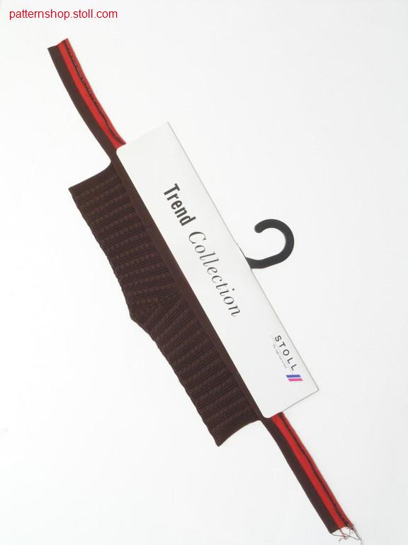 Polo collar with 2x3 cables, 1x1 half-cardigan ribs / Polokragen mit 2x3 Z