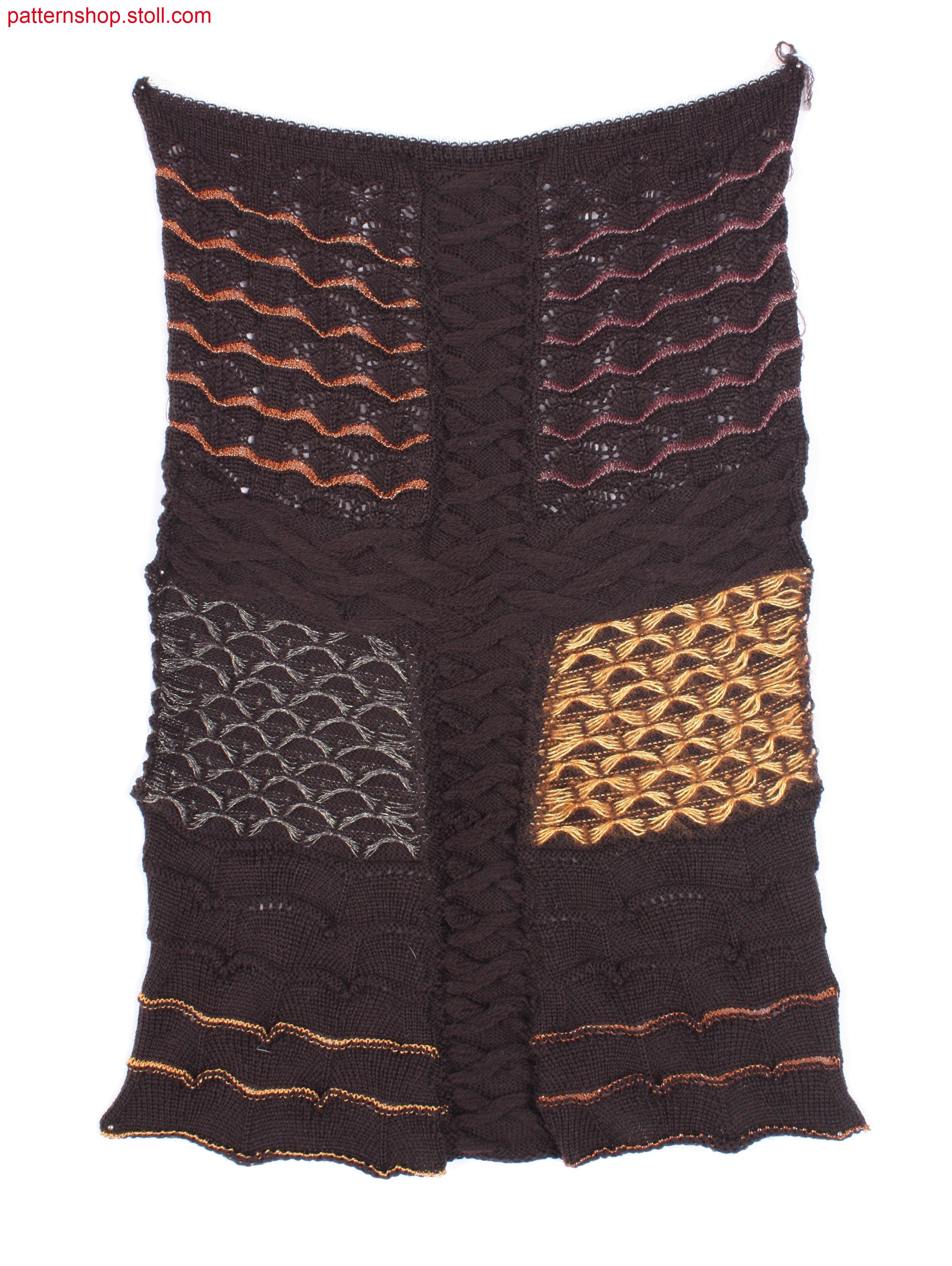 Swatch in pointelle and float structure mix / Musterausschnitt in Petinet- und Flottfaden-Strukturmix