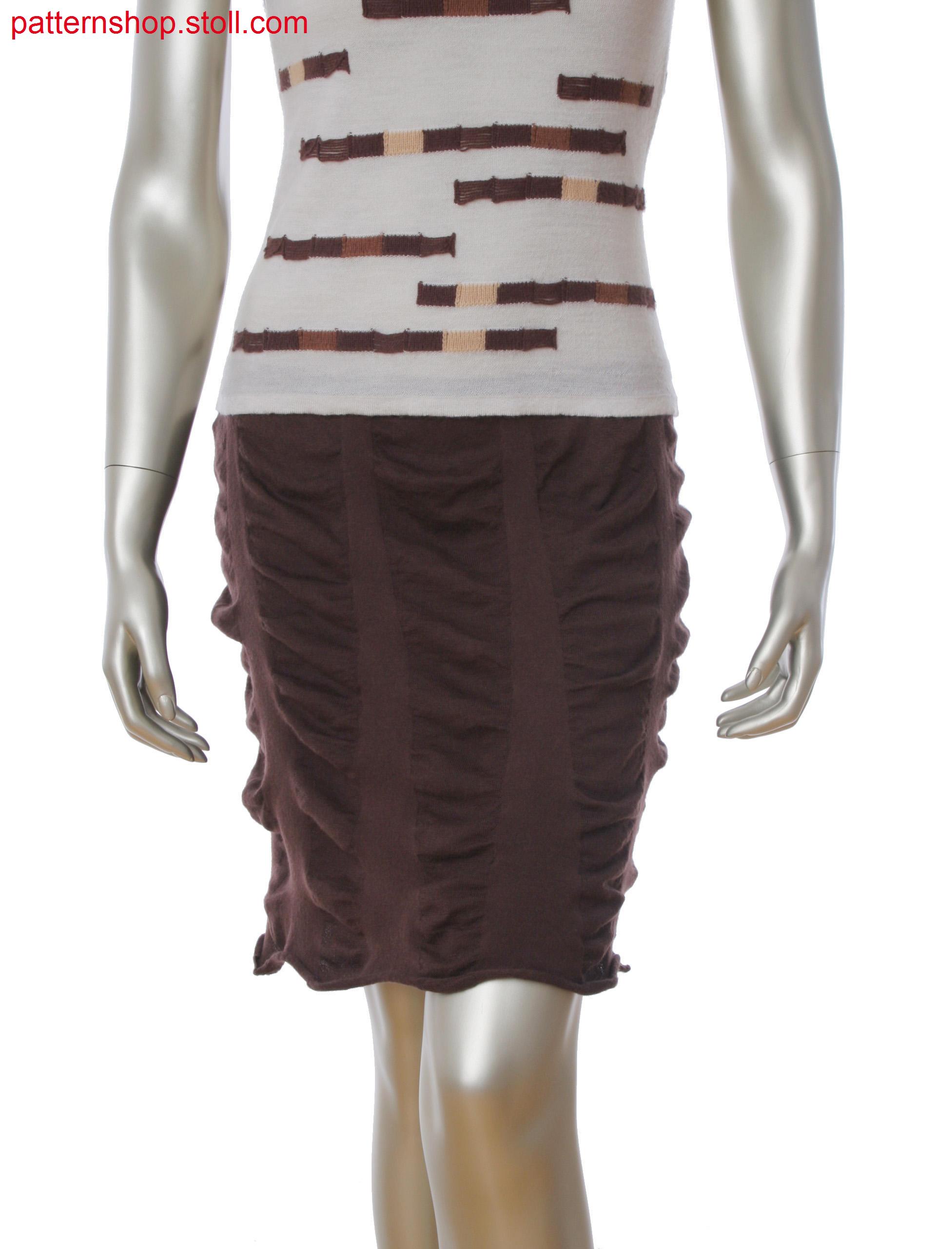 Fully Fashion skirt with vertical stripes in alternate knitting