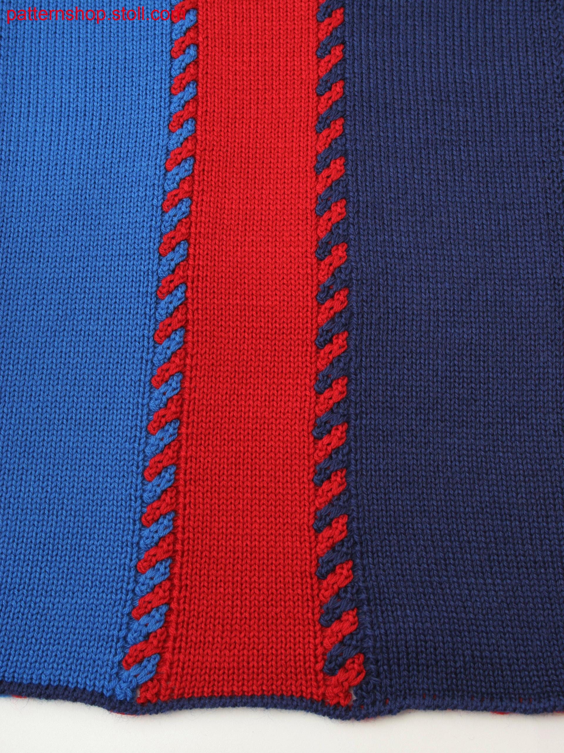 Knitted fabric in 3-color intarsia with cable connection