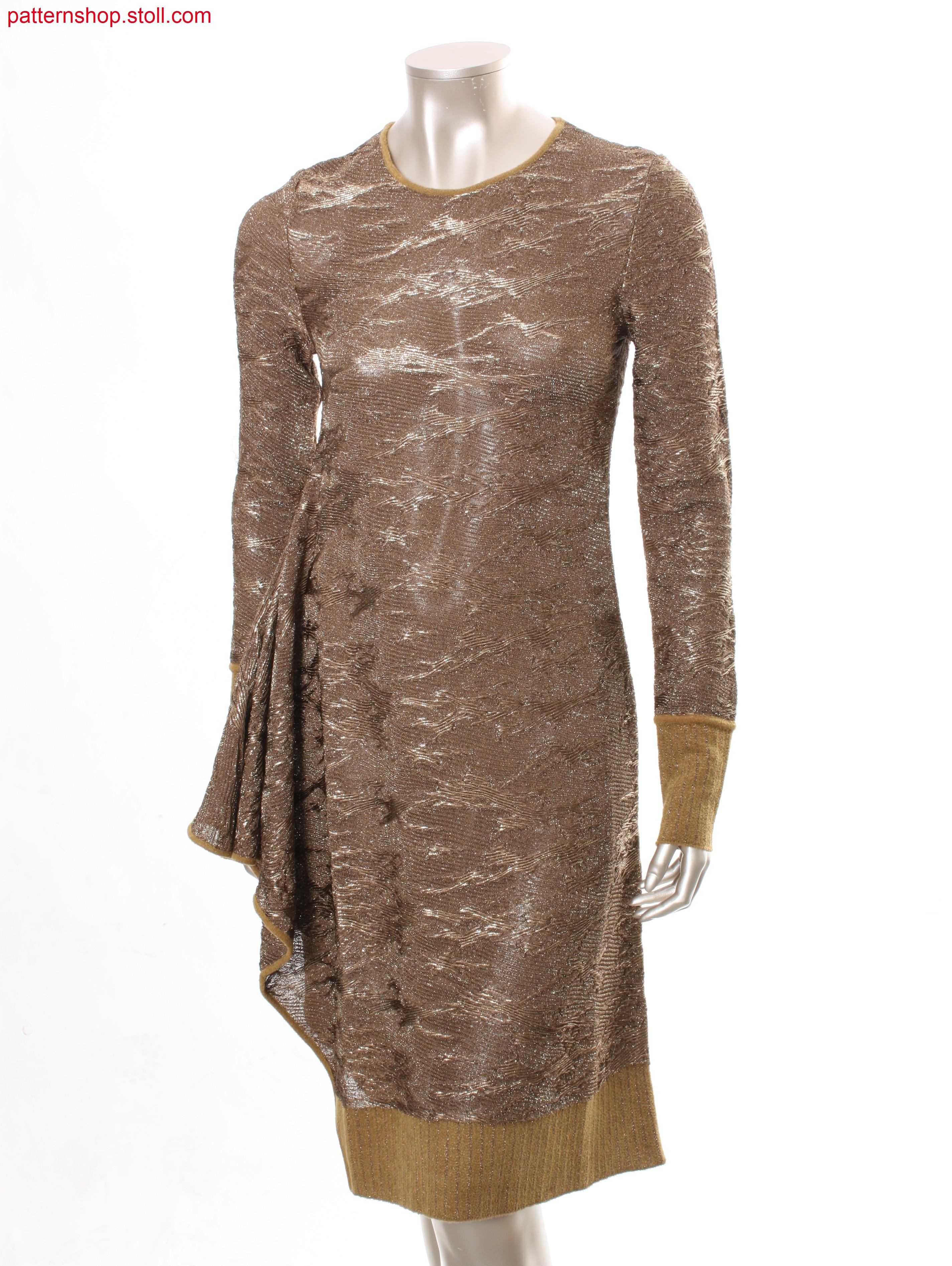 Asymmetrical cut and sew dress / Asymmetrisch geschnittenes Kleid