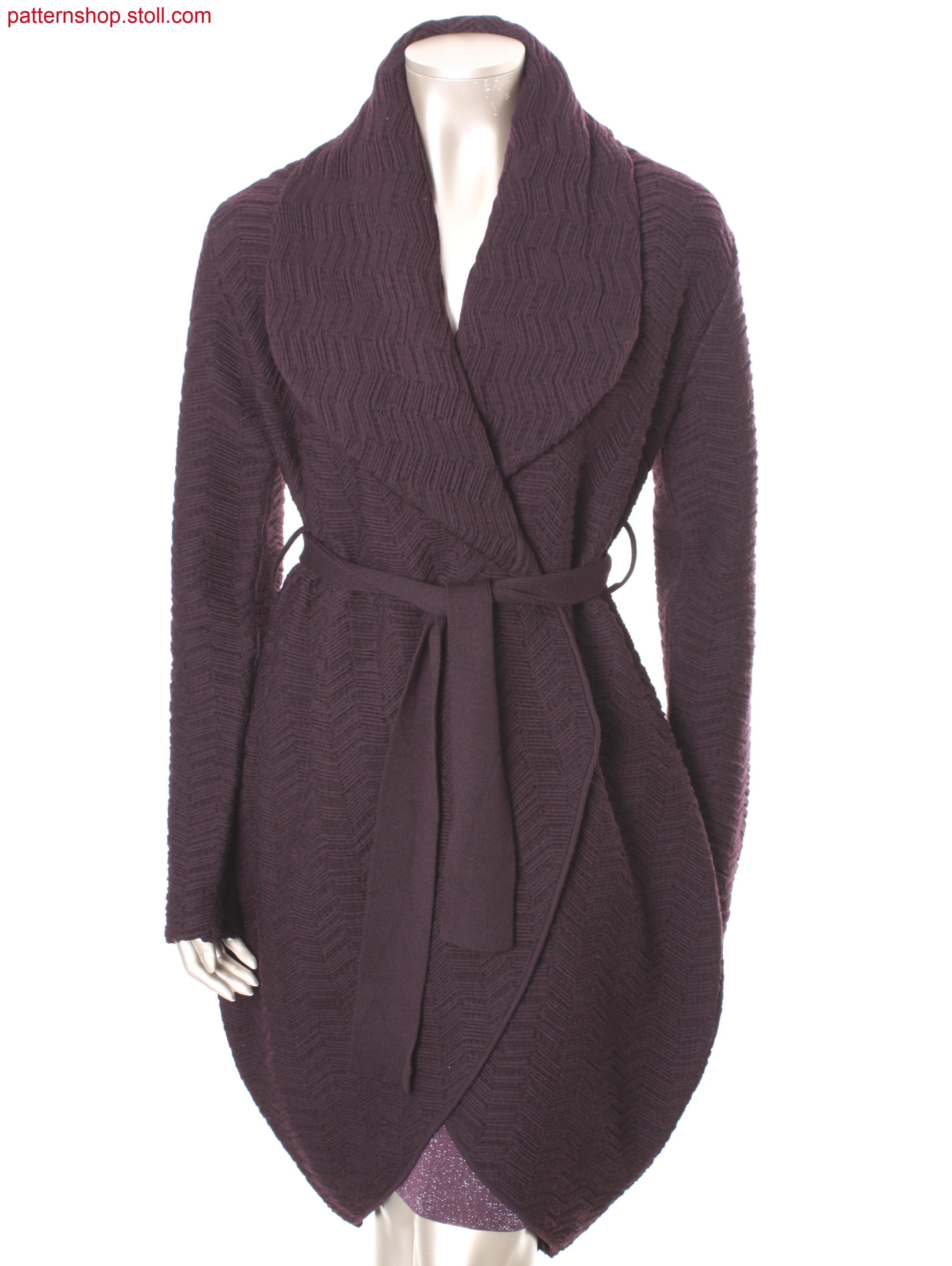 Cut and sew wrap-around coat with herringbone pattern / Wickelmantel aus Schnittware mit Fischgratmuster