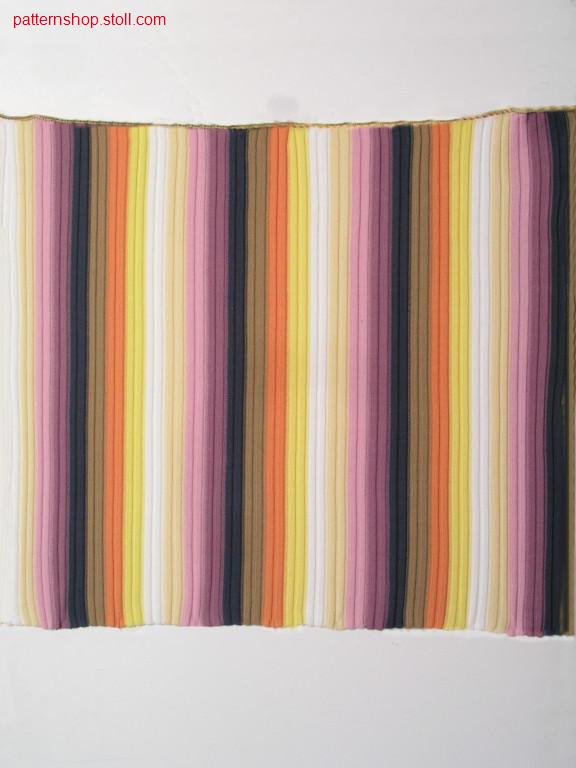 Intarsia rib pattern with 32 intarsia yarn carriers / Intarsia Rippmuster mit 32 Intarsia Fadenf