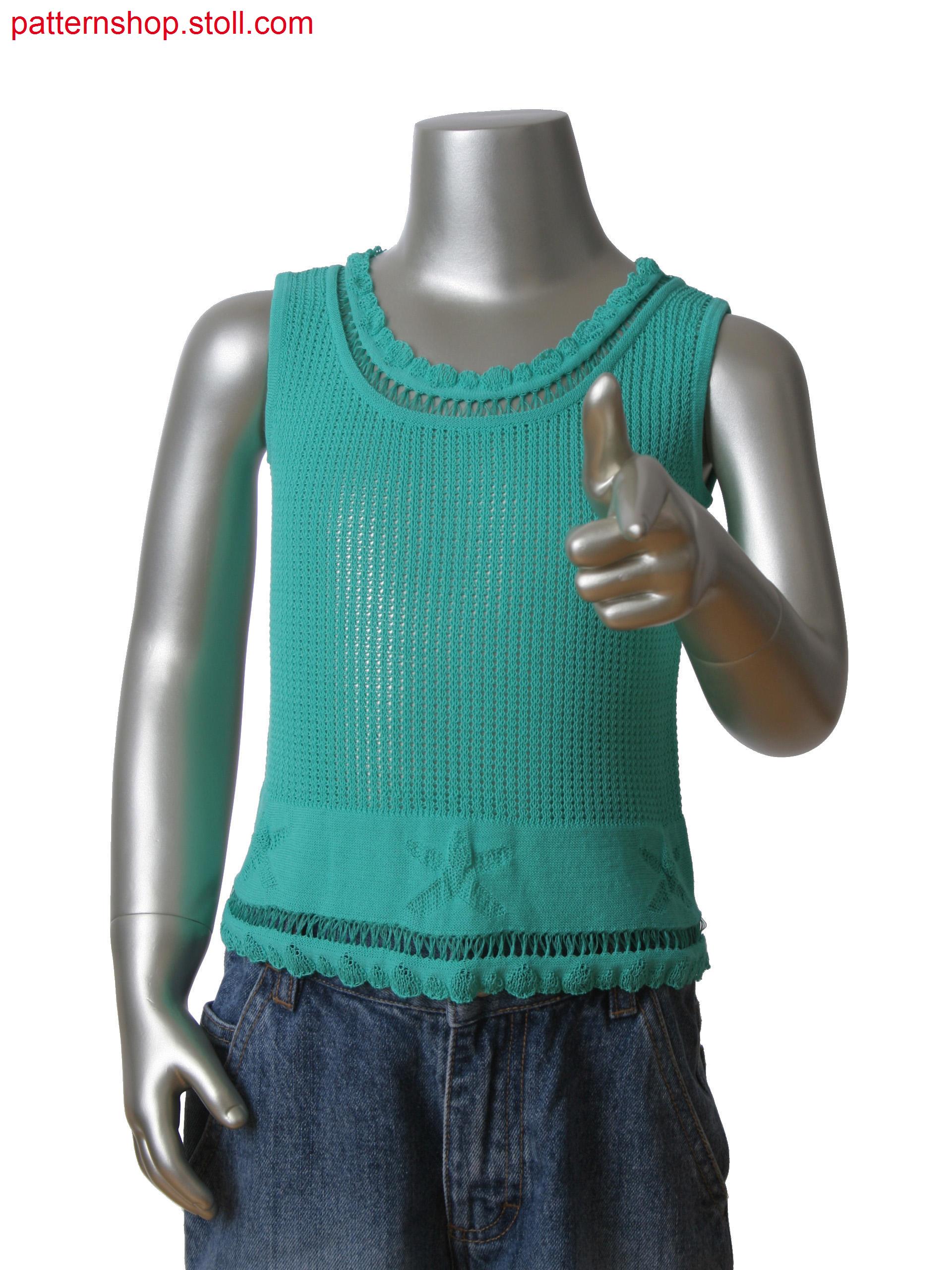 Fully Fashion top. Scallop edge with cast off structure. Netand fancy structure. Crossing stitches.