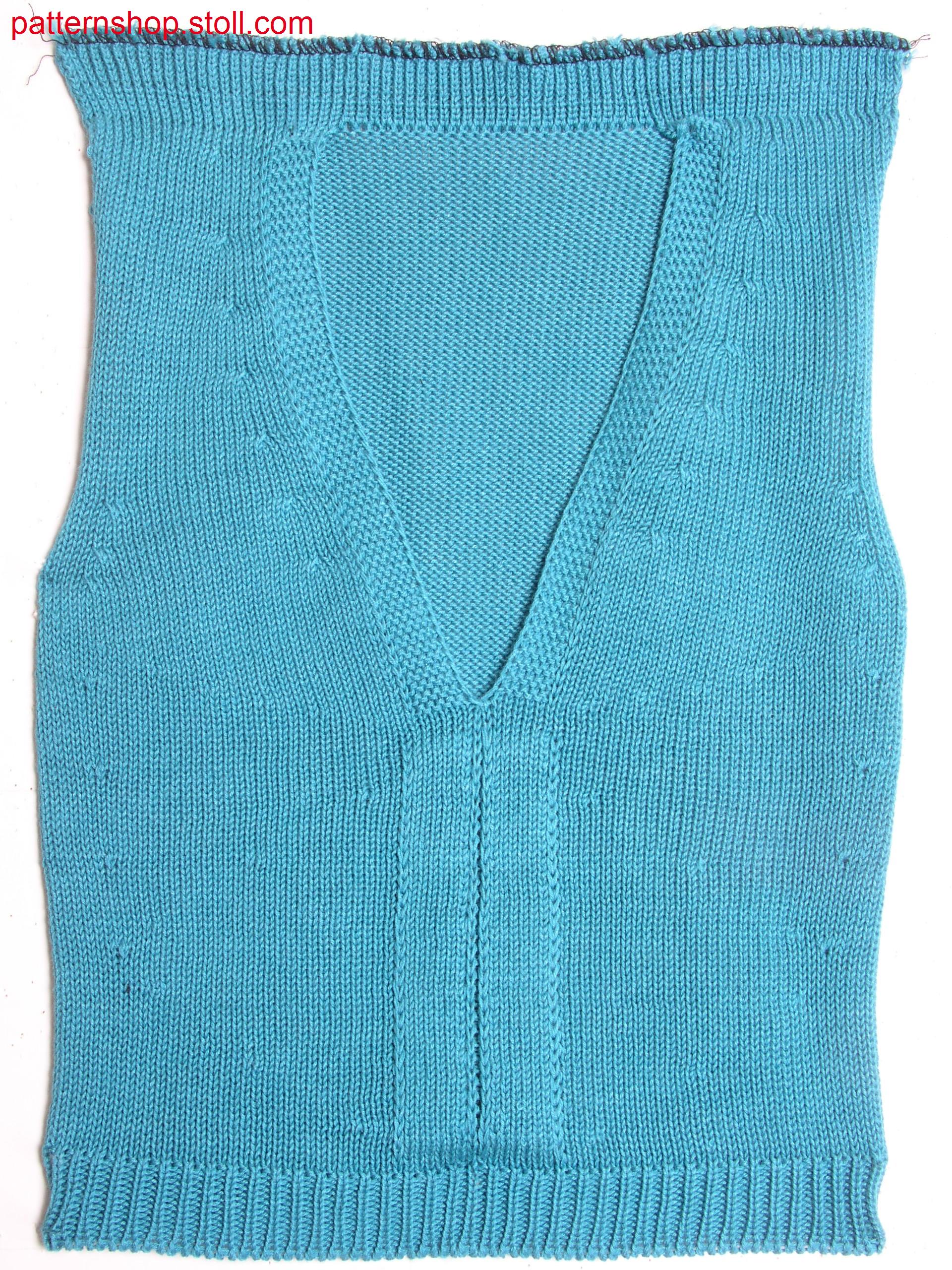 Swatch with lacing to gather up the V-neck / Musterausschnitt mit schn