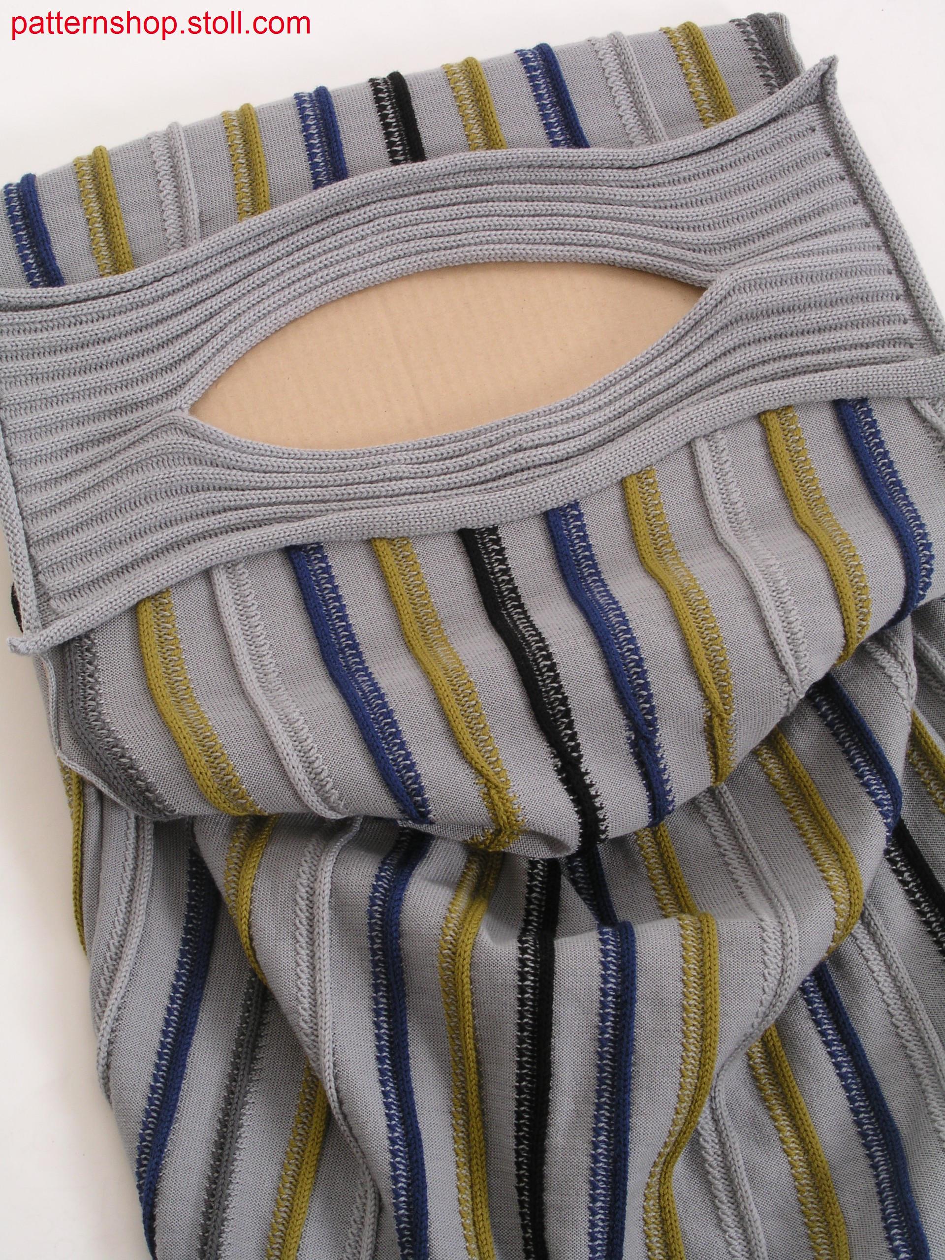 Shoulder yoke in 2x2 tuck rib with boat neckline / Schulterpasse in 2x2 Fangrippe mit U-Boot Ausschnitt