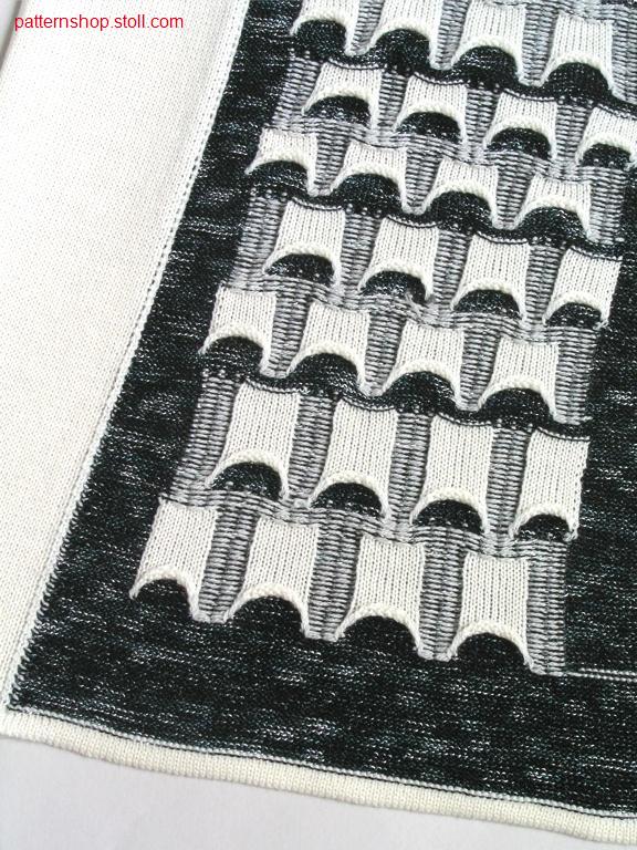 Intarsia pattern with small pockets appliqu