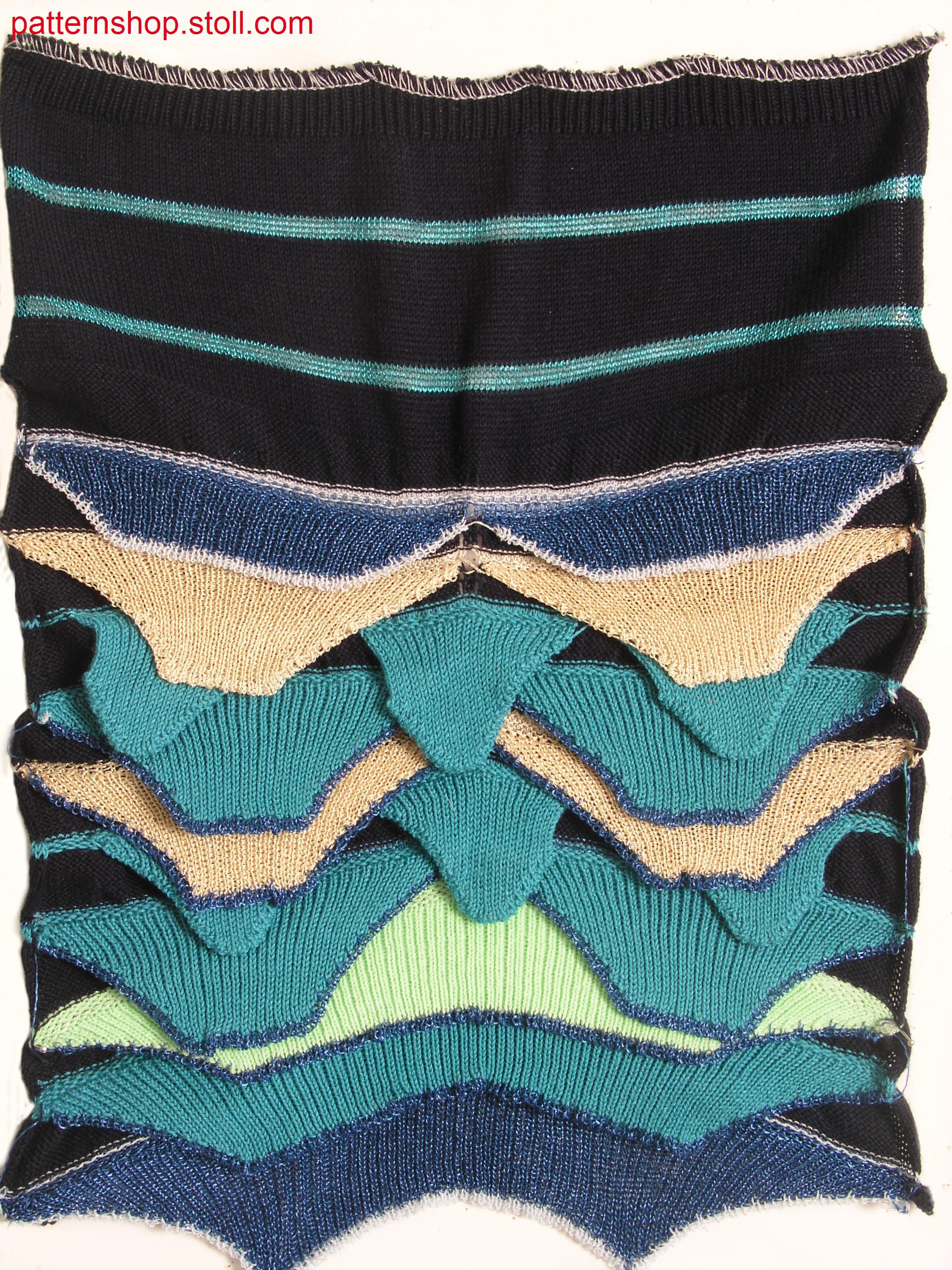 Swatch with triangle applications in gore technique / Musterausschnitt mit Dreieck-Applikationen in Spickeltechnik