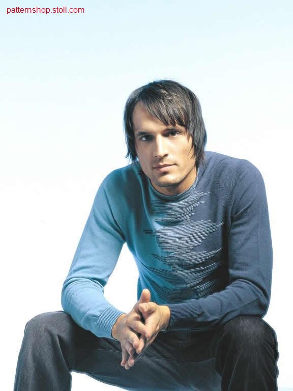 Raglan pullover with intarsia / Raglanpullover mit Intarsia